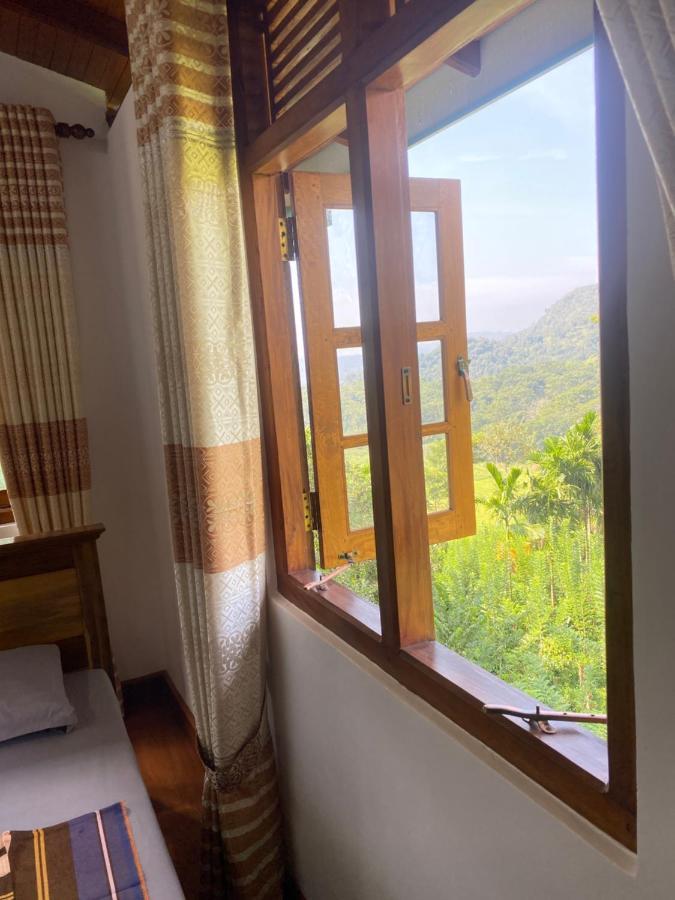 Happy Feet Diyaluma Bed & Breakfast Koslanda Dış mekan fotoğraf