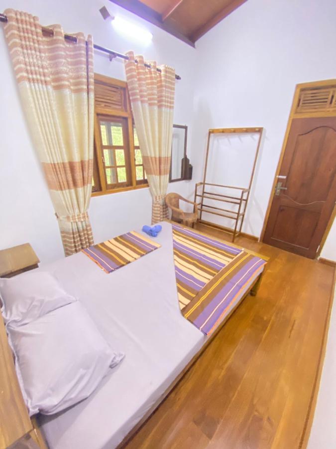 Happy Feet Diyaluma Bed & Breakfast Koslanda Dış mekan fotoğraf